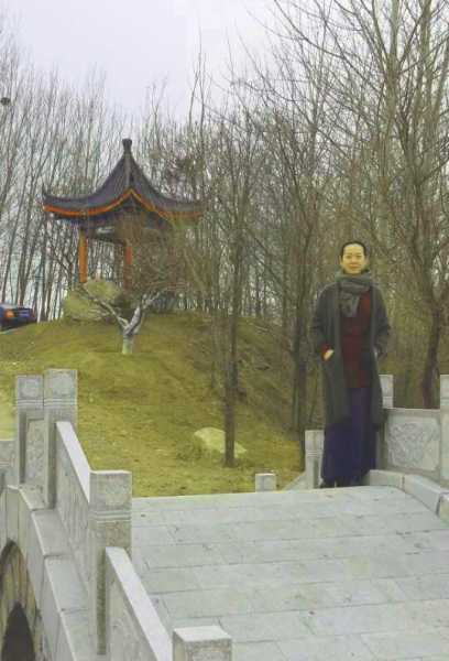 周清华照片.jpg